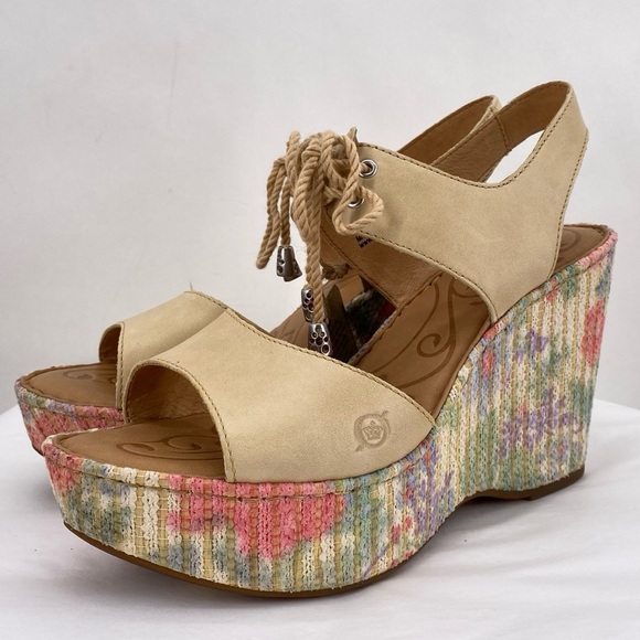 Born tan floral wedges - Picture 1 of 9